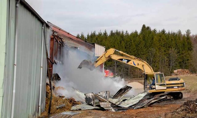 Démolition de toutes structures au moyen d'engins mécaniques,